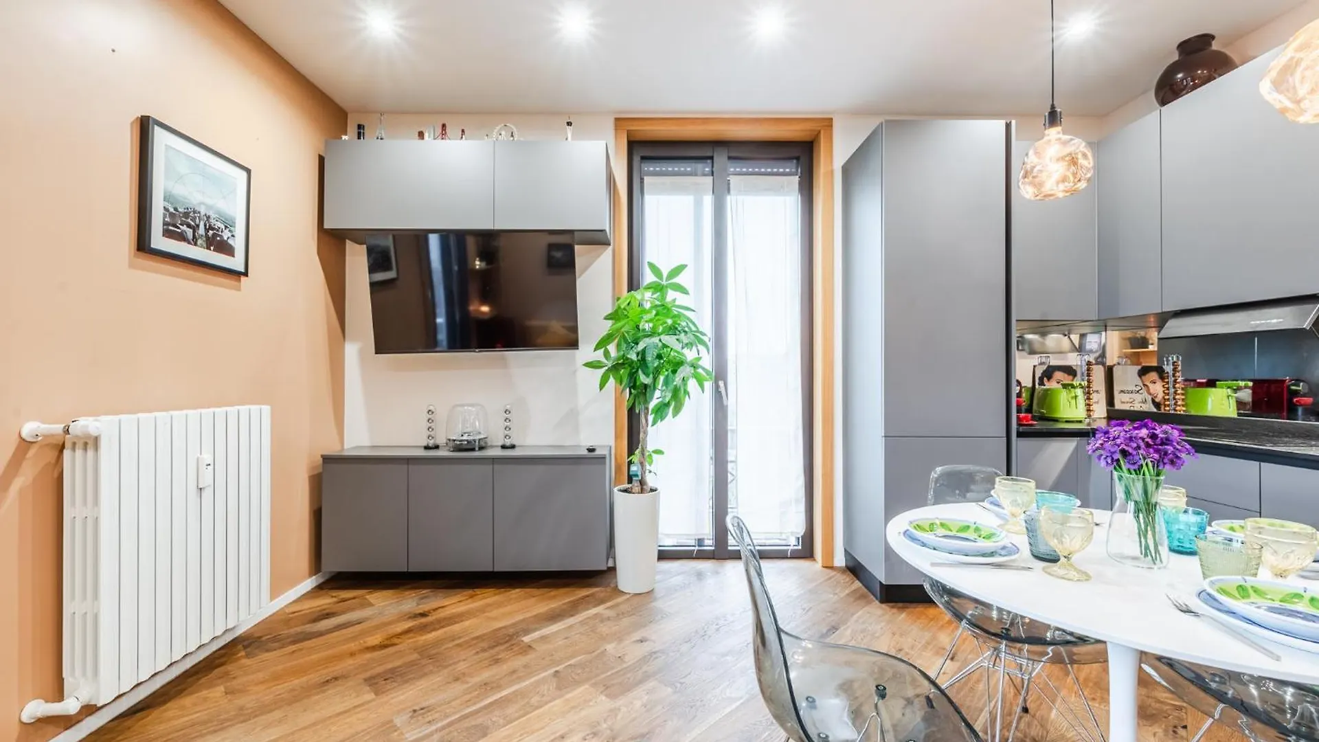 The Visionary Home - Navigli Area Milan Italy